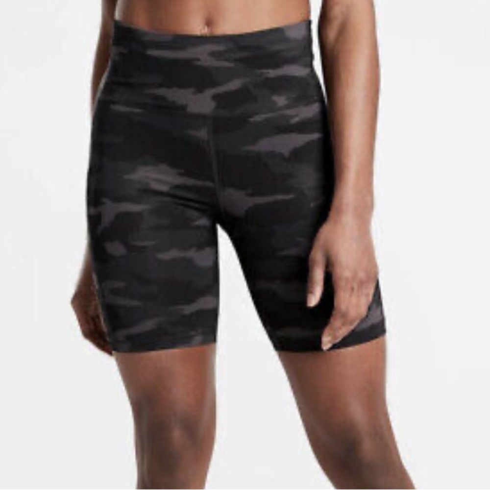 Athleta ultimate stash pocket, 7 inch bike short